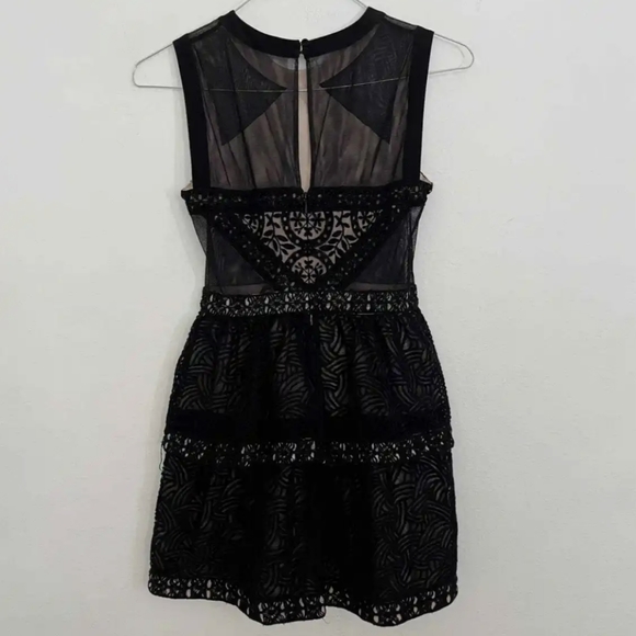 BCBGMAXAZRIA Joselyn Dress. Size 4. - Picture 2 of 3